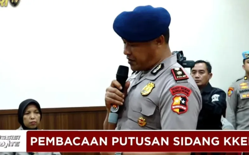 Kompol Kosmas Dipecat Usai Ojol Tewas Dilindas Rantis Brimob