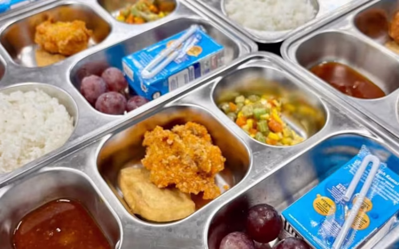 Menkesneg Prasetyo Hadi Minta Maaf soal Kasus Keracunan Program MBG