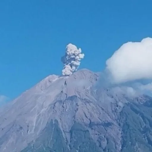 Gunung Semeru Erupsi Lagi, Status Waspada dan Aktivitas Meningkat