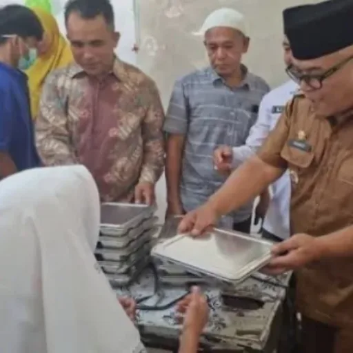 Bupati Yulianto Launching Program MBG di MTsN 4 Pasaman Barat