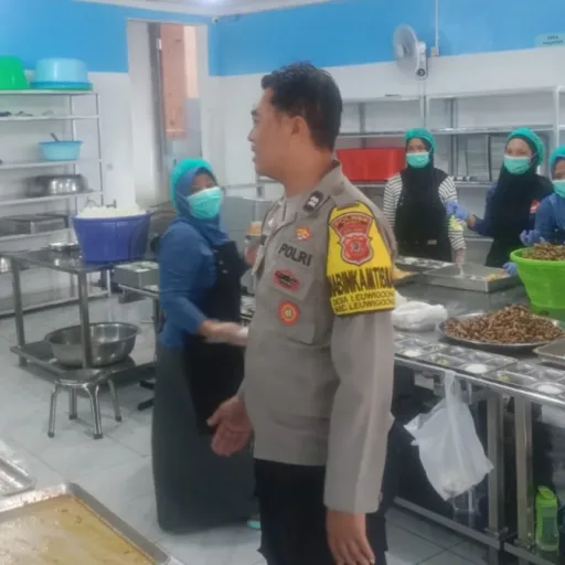 Polsek Leuwigoong Kontror Dapur Sehat SPPG Merah Putih Di Desa Sindangsari Leuwigoong