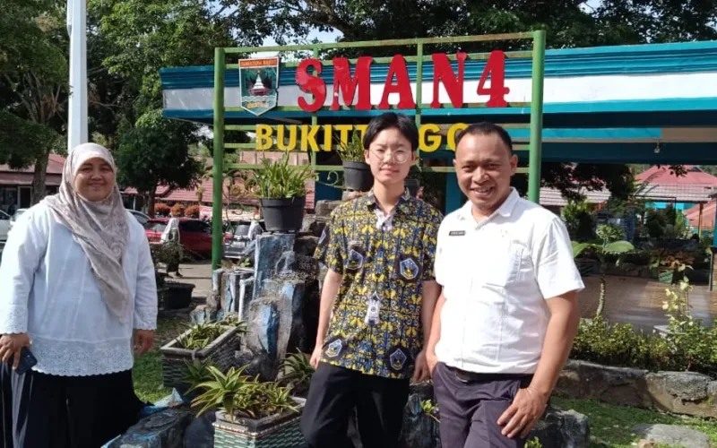 JAPANESE SPEAKERS’ FORUM 2025 : JOSHUA SHELO SISWA SMAN 4 BUKITTINGGI WAKILI INDONESIA DI AJANG INTERNASIONAL BANGKOK 