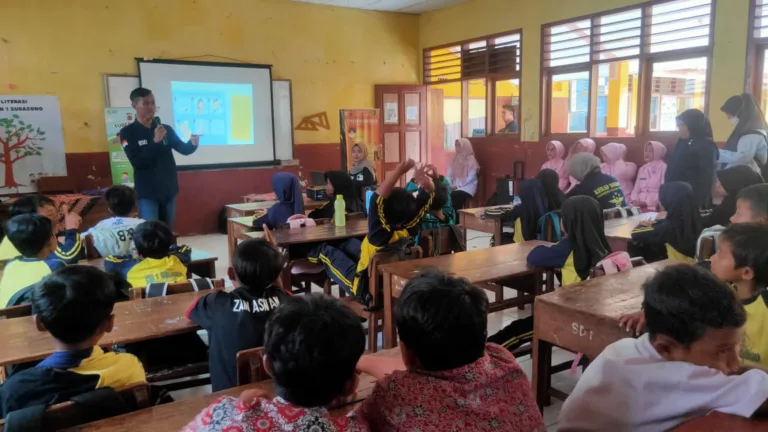 Polres Garut Hadir ke sekolah: Sidokkes Beri Edukasi Dan Ajak Siswa SDN 1 dan 2 Terapkan Hidup Disiplin Sejak dini