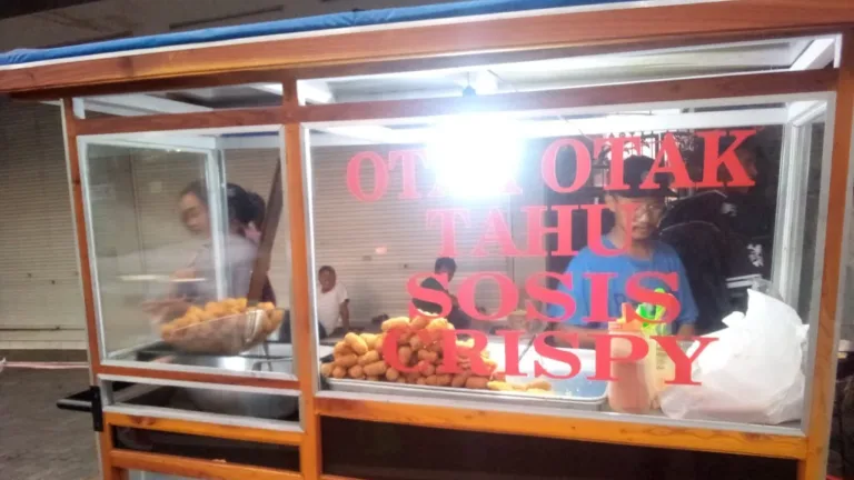 Jajanan Otak-Otak Crispy Asal Bandung Viral  Di Serbu Pembeli Di Pulau Dewata Bali