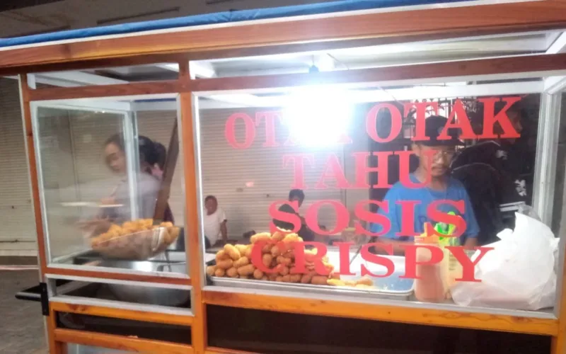 Jajanan Otak-Otak Crispy Asal Bandung Viral  Di Serbu Pembeli Di Pulau Dewata Bali