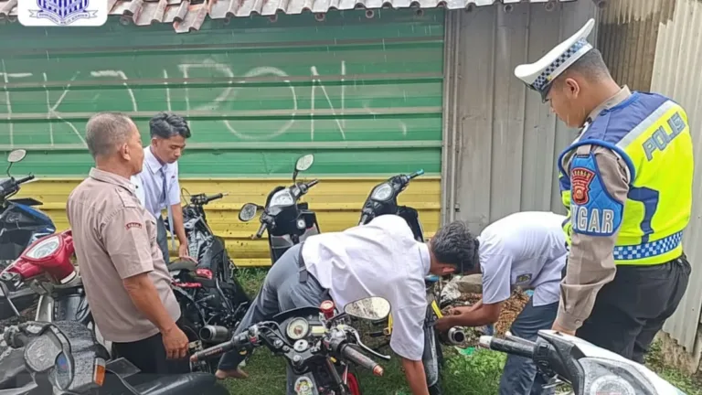SMA Dan SMK Muhammadiyyah 2 Kadungora Gandeng Polisi Tertibkan Knalpot Brong