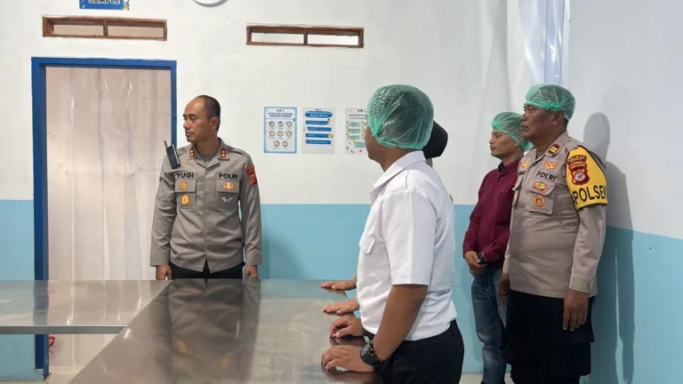 Kapolres Tinjau Dapur SPPG, Pastikan Kualitas Gizi Dan Kebersihan Makanan