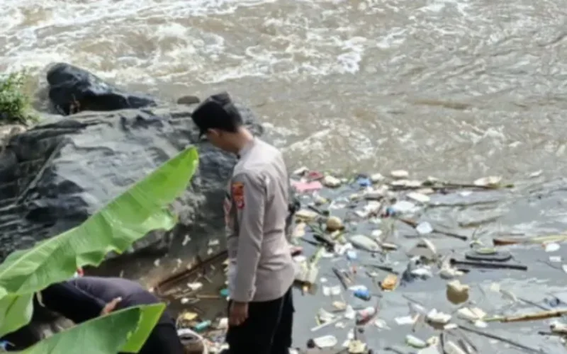 Warga Bayongbong Temukan Mayat Bayi Dipinggir Sungai Cimanuk, Polisi Lakukan Penyelidikan
