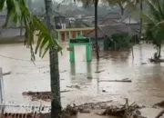 Banjir Bandang Terjang Pesantren Miftahululum Dan Kolam-Kolam Ikan Di Sukawening Garut