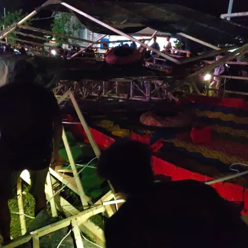 Wahana Perosotan Pelangi Ambruk di Air Upas, 4 Orang Luka-Luka