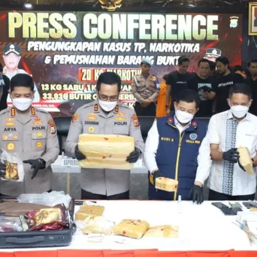 Kapolda Sulsel Pimpin Press Conference Pengungkapan Kasus Narkotika dan Penculikan Anak di Bawah Umur