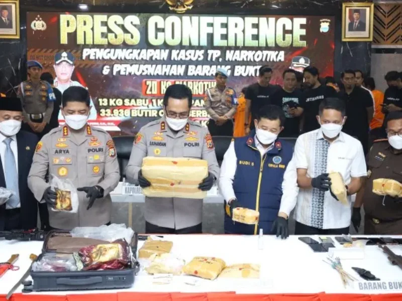 Kapolda Sulsel Pimpin Press Conference Pengungkapan Kasus Narkotika dan Penculikan Anak di Bawah Umur