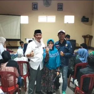 Pemdes Kersamanah Dan Pos Giro Salurkan BLTS Kesra Bagi Warga