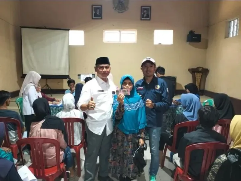 Pemdes Kersamanah Dan Pos Giro Salurkan BLTS Kesra Bagi Warga