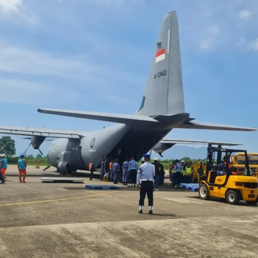 Pesawat TNI AU Pembawa Bantuan Darurat