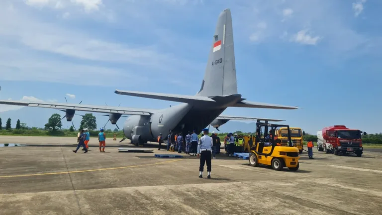 Pesawat TNI AU Pembawa Bantuan Darurat