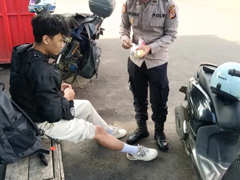 Polisi Gerak Cepat Beri Pertolongan Laka Di Pertigaan Ikan Mas