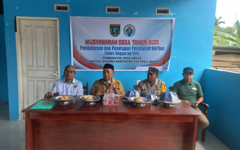 Bhabinkamtibmas Polsek Binuang Hadiri Musyawarah Desa dan Rapat Bulanan