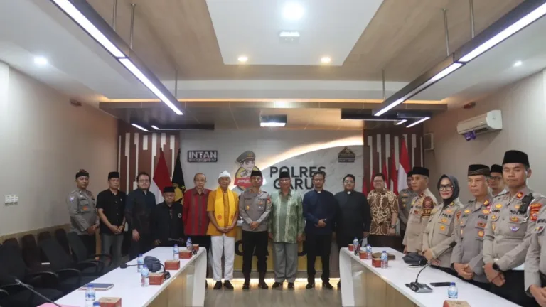 Polres Garut Gelar Do’a Bersama Lintas Agama Untuk Korban Bencana Di Wilayah Pulau Sumatra
