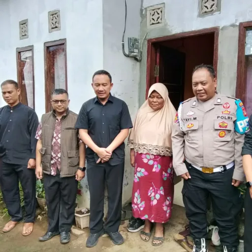 Camat Wanaraja Kunjungi Salahsatu Warga Korban Banjir Di Aceh