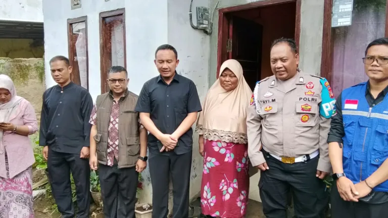 Camat Wanaraja Kunjungi Salahsatu Warga Korban Banjir Di Aceh