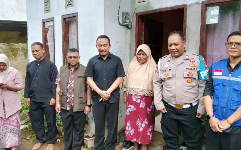 Camat Wanaraja Kunjungi Salahsatu Warga Korban Banjir Di Aceh