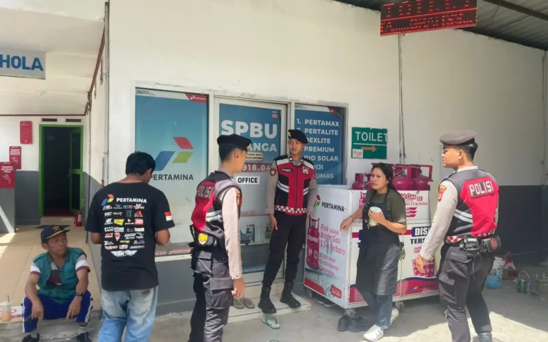 Patroli Siang Sat Samapta Polres Tator Jaga Kamtibmas dan Berikan Imbauan kepada Masyarakat