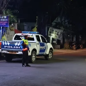 Sat Lantas Polres Tana Toraja Lakukan Patroli Blue Light Intensifkan Pengawasan Arus Kendaraan
