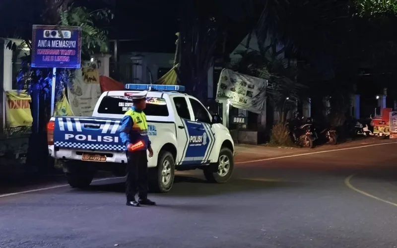 Sat Lantas Polres Tana Toraja Lakukan Patroli Blue Light Intensifkan Pengawasan Arus Kendaraan
