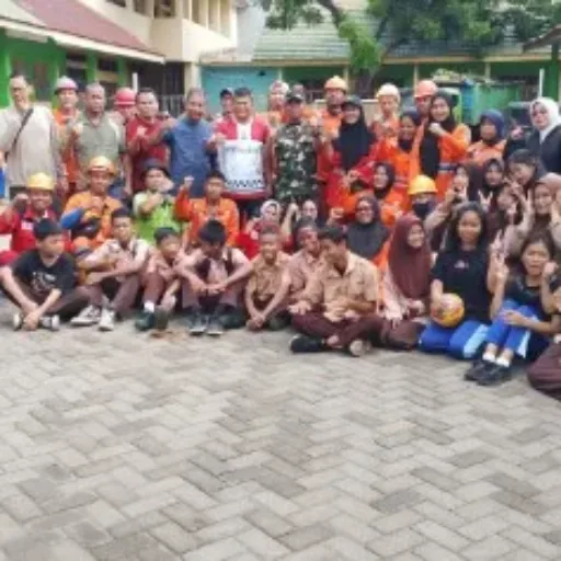 Koramil 06/Mamajang Bersama TRIPIKA Gelar Kerja Bakti Penanaman Pohon DanTerong Di Makassar