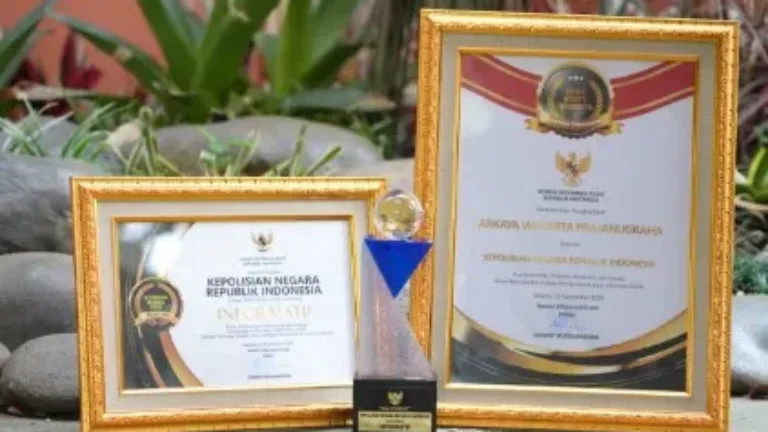 Dinobatkan sebagai Badan Publik Terbaik Nasional, Polri Raih Arkaya Wiwarta Prajanugraha dalam Monev KIP 2025