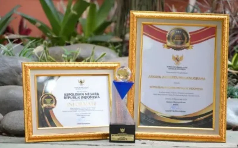 Dinobatkan sebagai Badan Publik Terbaik Nasional, Polri Raih Arkaya Wiwarta Prajanugraha dalam Monev KIP 2025