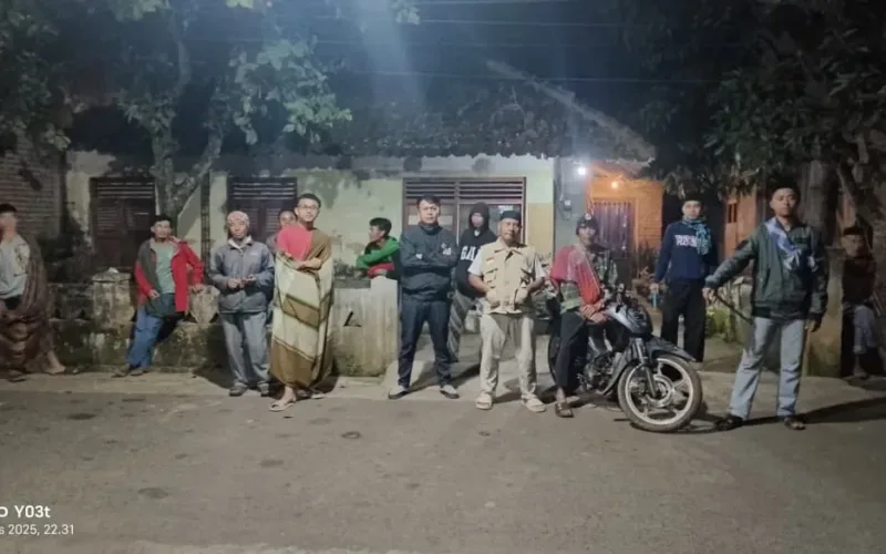 Giat Siskamling RW 04 Perkuat Keamanan Dan Ketertiban Lingkungan