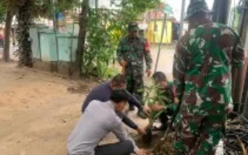 Koramil 1408-09/Tamalate Gelar Karya Bhakti Penanaman Pohon untuk Antisipasi Bencana Banjir