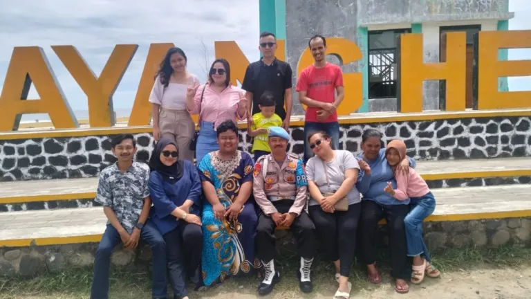 Polsek Pameungpeuk Laksanakan Pengamanan Wisata Pantai Sayang Heulang Ops.Lilin Lodaya 2025