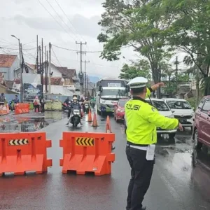 Hari Pertama Ops.Lilin Lodaya 2025 Polres Garut Laksanakan 3 Kali One Way