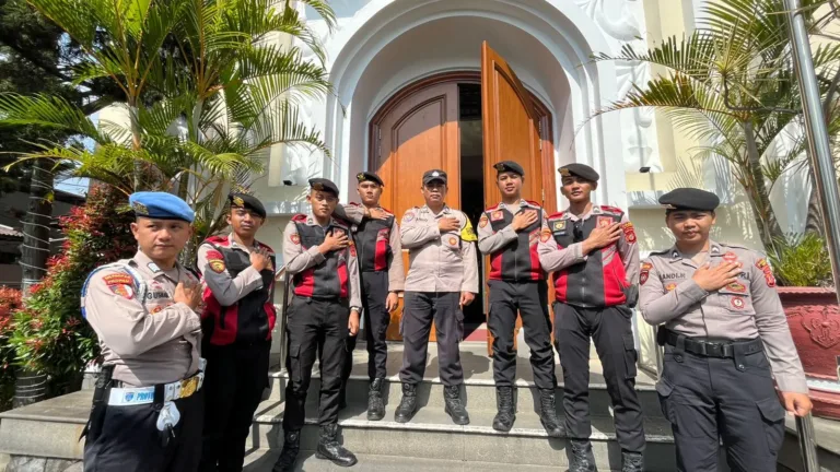 Polres Garut Perketat Pengamanan Gereja Jelang Perayaan Natal 2025
