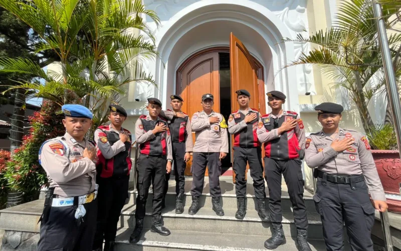 Polres Garut Perketat Pengamanan Gereja Jelang Perayaan Natal 2025