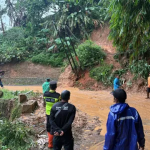 Polsek Banjarwangi Laksanakan Patroli Mitigasi Pasca Bencana