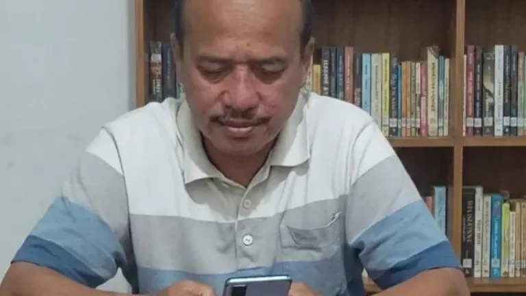 Sidang Sepi, Raperda Tetap Disahkan: Ade Sudrajat Sindir DPRD Garut