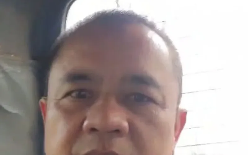 Pagi yang Penuh Semangat Budi Gangan Gumilar ASN Naik Angkot Ke Kantor