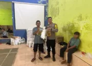 Polsek Malangbong Monitoring Penyaluran Bantuan Pangan di Desa Cilampuyang