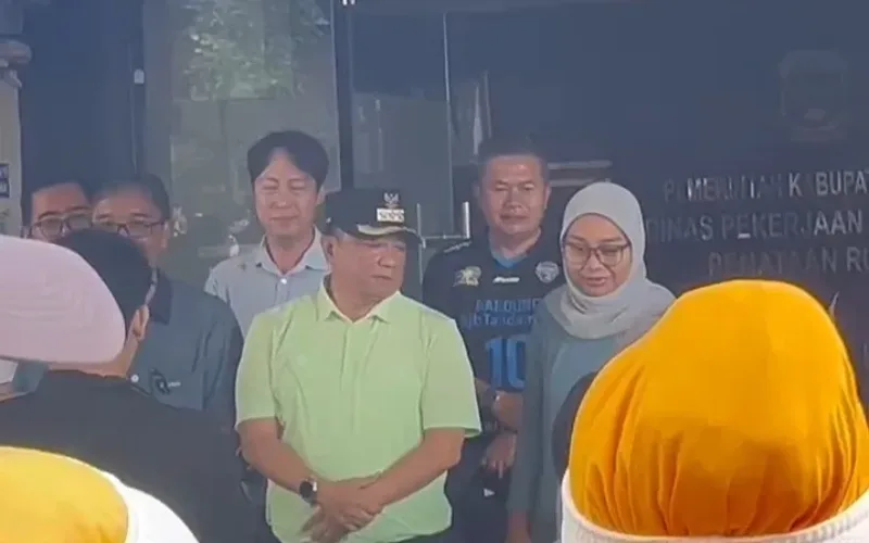 Jalan Sehat dan Aksi Bersih-Bersih Lingkungan dalam Rangka Hari Bakti PU ke-80