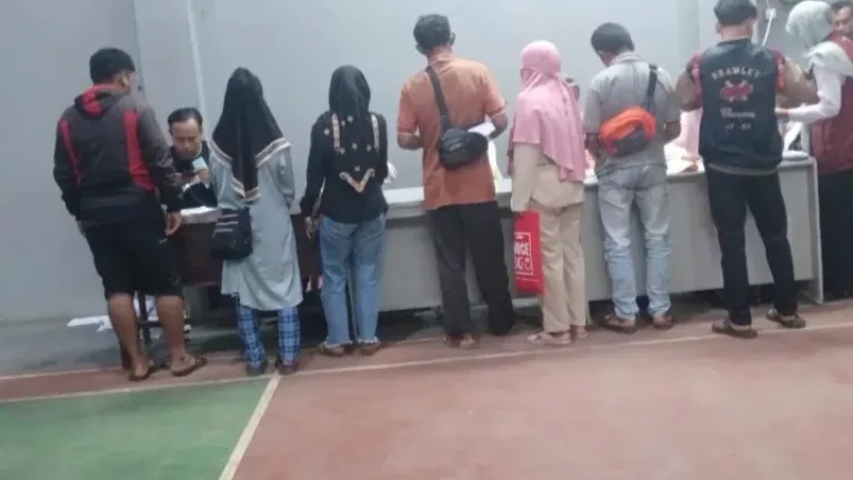 Kpm Sekecamatan Salawu Bahagia Sa’at Menerima BLT Kesra Tahap Akhir.