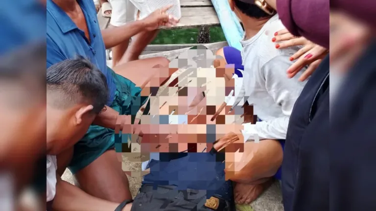Saat Mengantar Bantuan Warga Kepulauan 3 Orang Meninggal Termaksud Camat Liukang Tupabbiring Pangkep Akibat Tengelam Mengunakan Perahu Jolloro