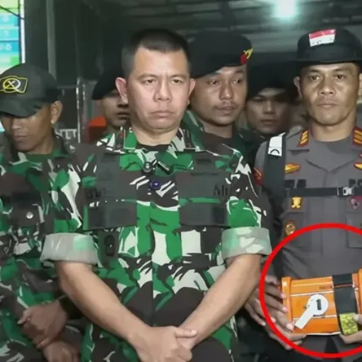 Perangkat Oranye Diduga Black Box ATR 42-500 Ditemukan di Gunung Bulusaraung