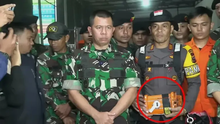 Perangkat Oranye Diduga Black Box ATR 42-500 Ditemukan di Gunung Bulusaraung