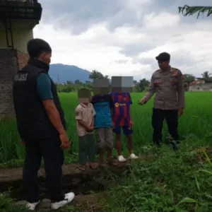 Polsek Tarogong Kidul Beri Himbauan Kepada Anak-Anak Yang Bermain Petasan Lodong
