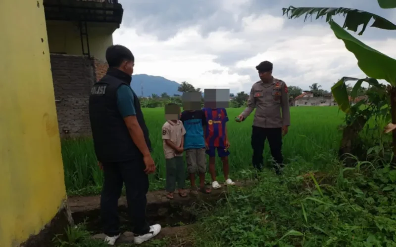 Polsek Tarogong Kidul Beri Himbauan Kepada Anak-Anak Yang Bermain Petasan Lodong