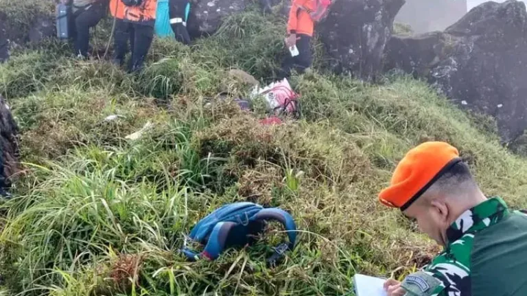 BREAKING NEWS: Pagi Ini Tim SAR Gabungan Menemukan Titik Utama Jatuhnya Pesawat ATR 42-500 Indonesia Air Transport di Wilayah Gunung Bantimurung